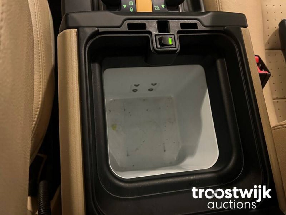 Land Rover Discovery 2.7 TdV6 HSE Premium 7-pers 190pk 2008, 98-ZG-XX