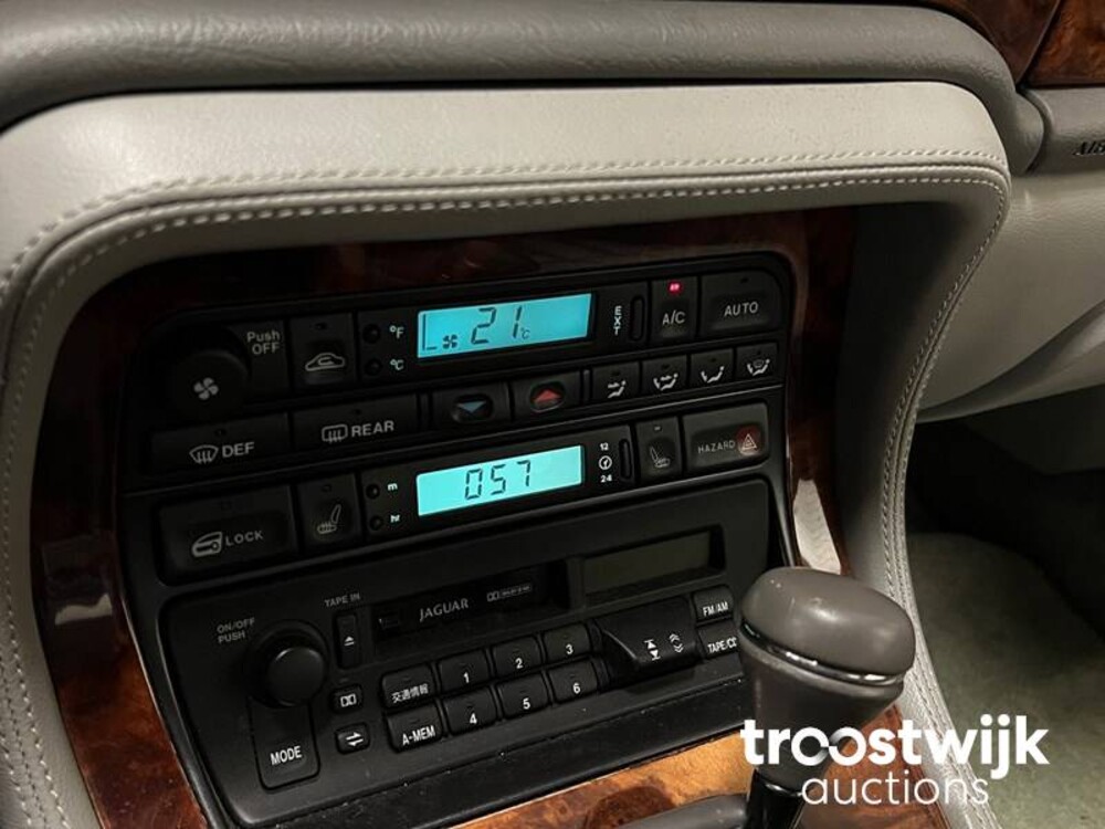 Jaguar Sovereign 4.0 241pk 1996, KF-887-F