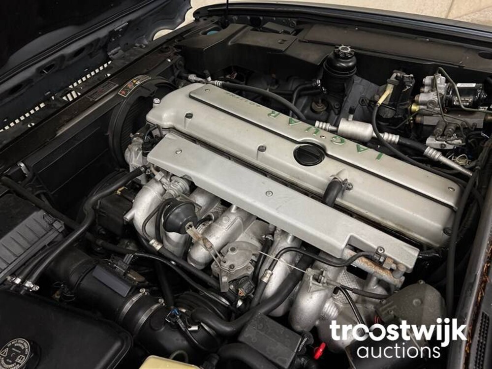 Jaguar Sovereign 4.0 241pk 1996, KF-887-F