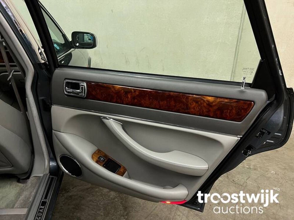 Jaguar Sovereign 4.0 241pk 1996, KF-887-F