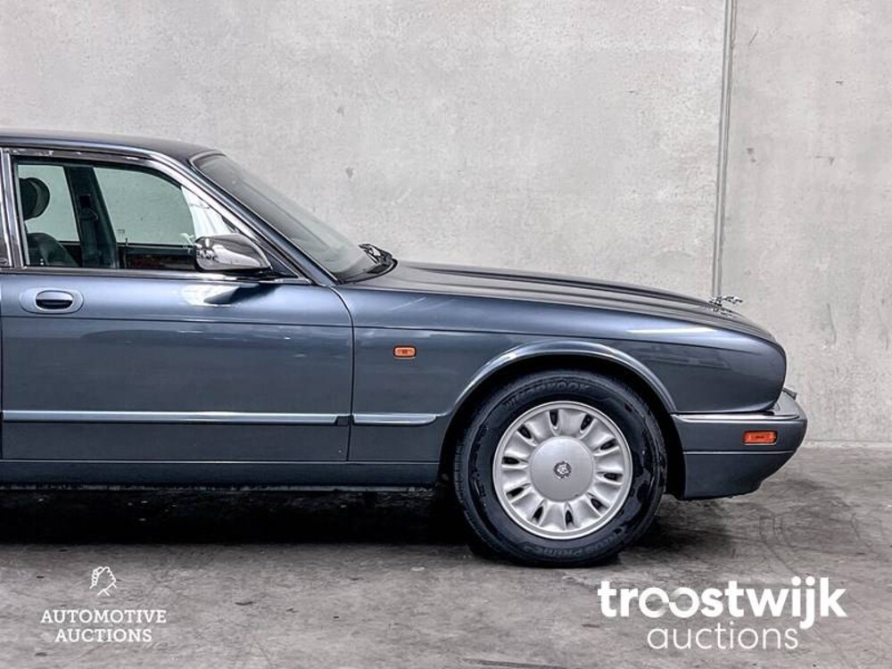 Jaguar Sovereign 4.0 241pk 1996, KF-887-F