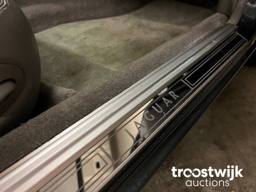 Jaguar Sovereign 4.0 241pk 1996, KF-887-F