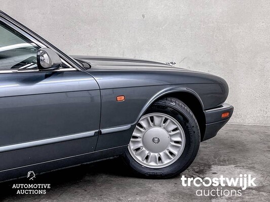 Jaguar Sovereign 4.0 241pk 1996, KF-887-F