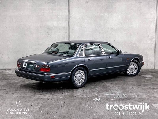 Jaguar Sovereign 4.0 241pk 1996, KF-887-F