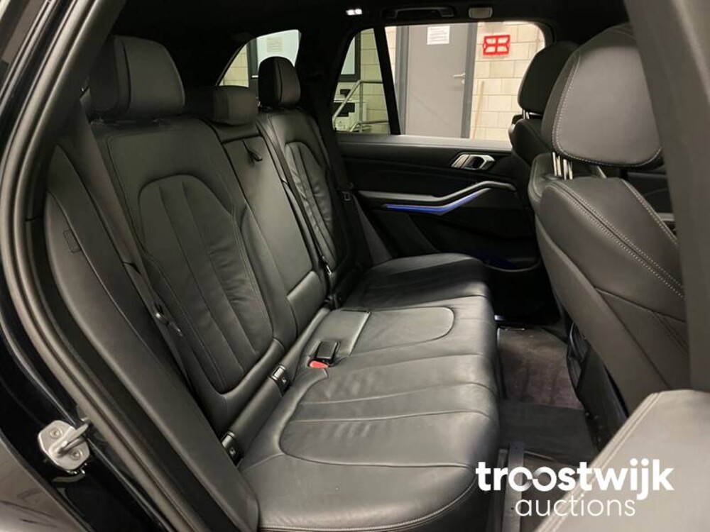 BMW M50d High Executive 400pk 2019, J-024-JS