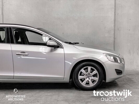 Volvo V60 2.0 D3 5-Cilinder Momentum 163pk 2011, 10-XRX-7