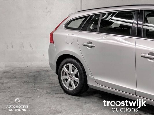 Volvo V60 2.0 D3 5-Cilinder Momentum 163pk 2011, 10-XRX-7