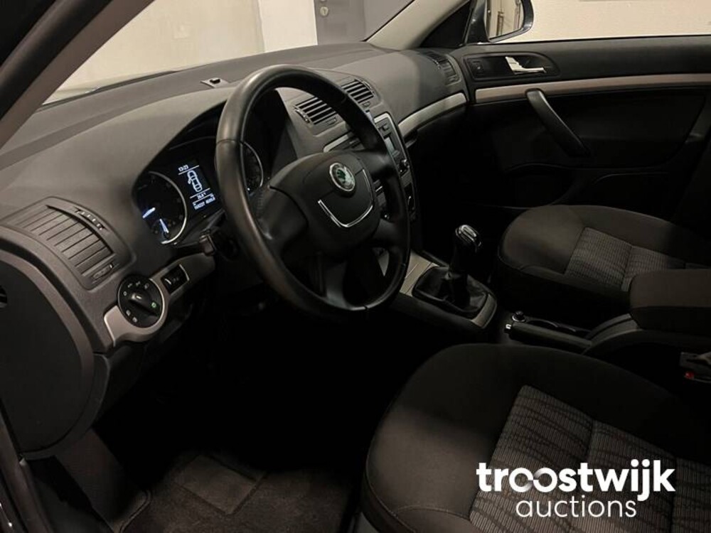 Skoda Octavia Combi 1.8 TSI Elegance 160pk 2012, 64-SXX-5