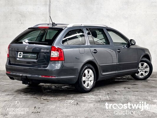 Skoda Octavia Combi 1.8 TSI Elegance 160pk 2012, 64-SXX-5