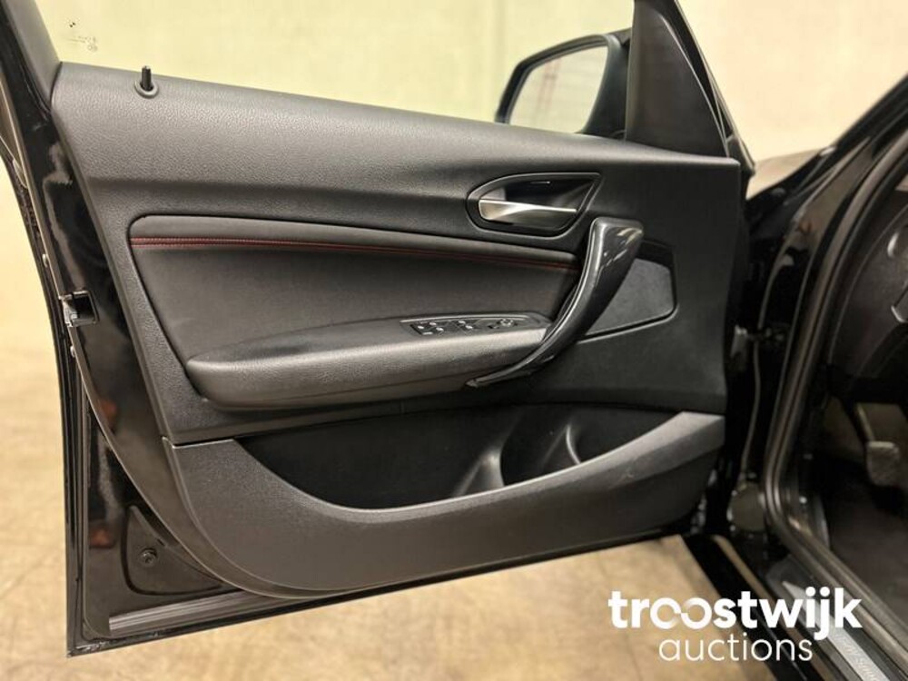 BMW 118i Sportline Business F20  1-serie 170pk 2012, J-413-GL