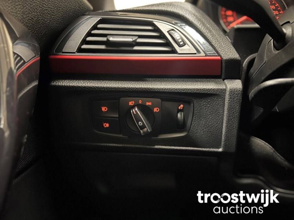 BMW 118i Sportline Business F20  1-serie 170pk 2012, J-413-GL