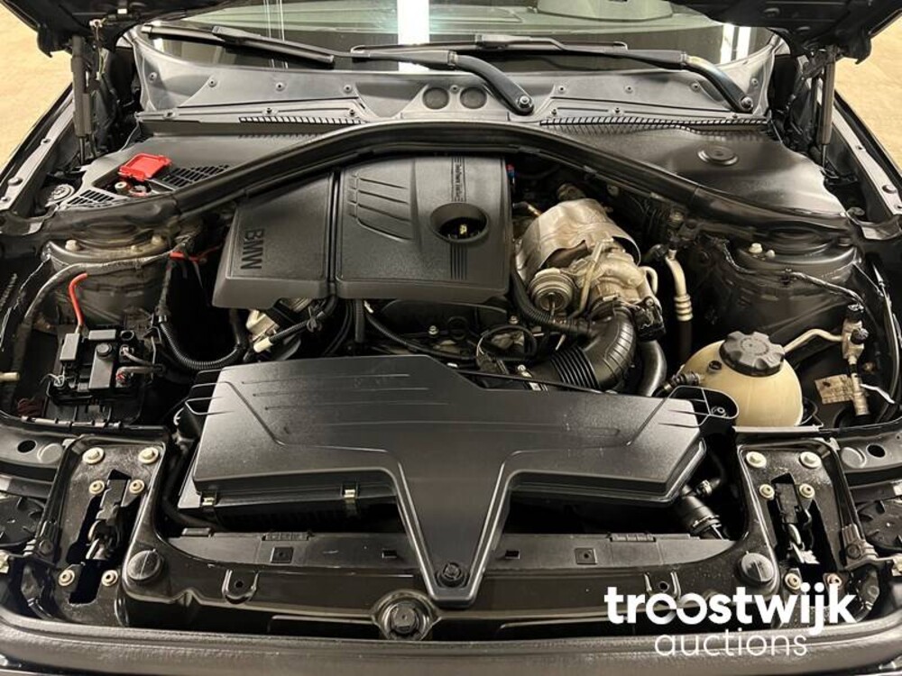 BMW 118i Sportline Business F20  1-serie 170pk 2012, J-413-GL