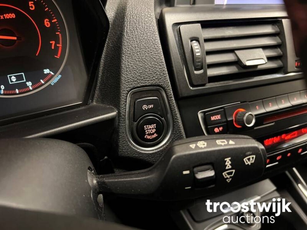 BMW 118i Sportline Business F20  1-serie 170pk 2012, J-413-GL