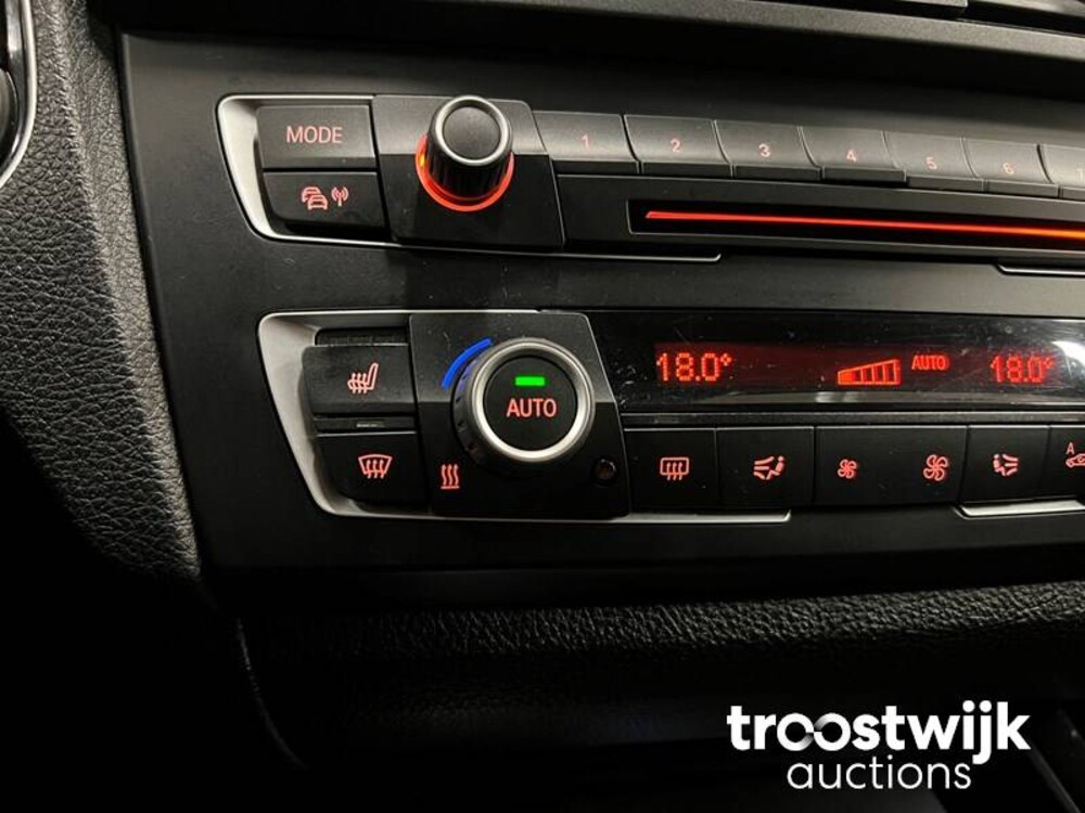 BMW 118i Sportline Business F20  1-serie 170pk 2012, J-413-GL