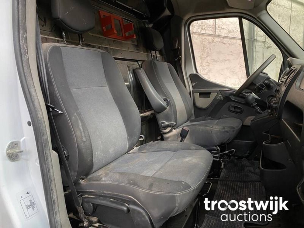 Renault Master T33 2.3 dCi L2H2 Bedrijfswagen