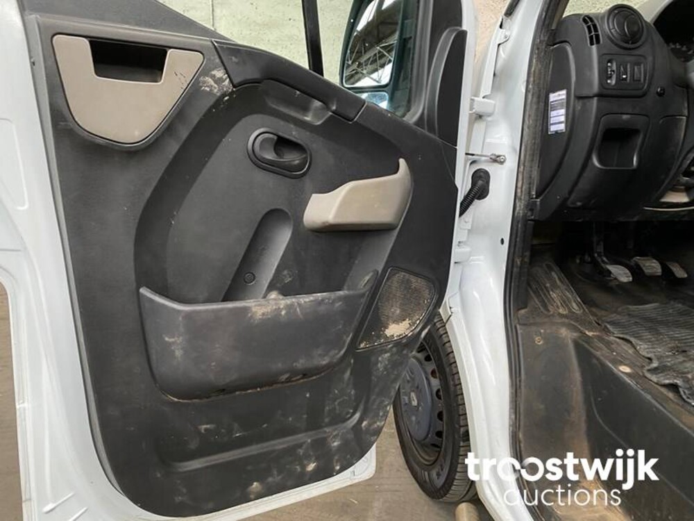 Renault Master T33 2.3 dCi L2H2 Bedrijfswagen