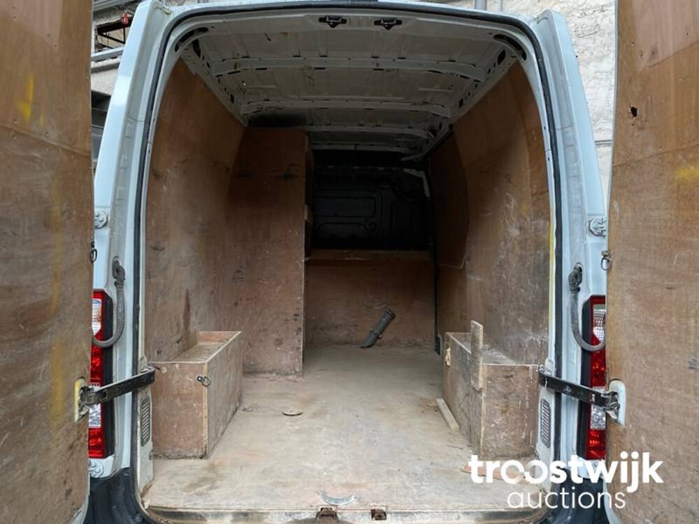 Renault Master T33 2.3 dCi L2H2 Bedrijfswagen