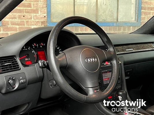 Audi RS6 4.2 quattro 450pk 2003, L-869-NH