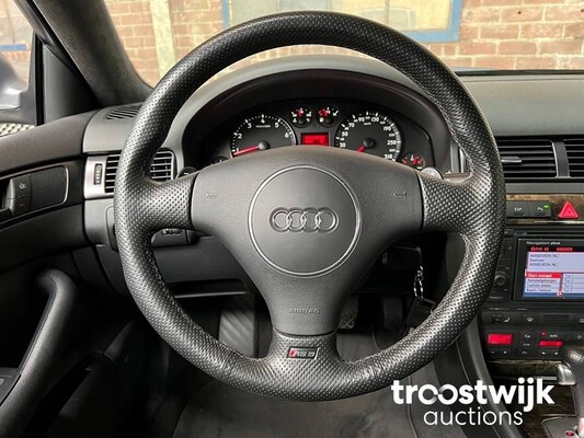 Audi RS6 4.2 quattro 450pk 2003, L-869-NH