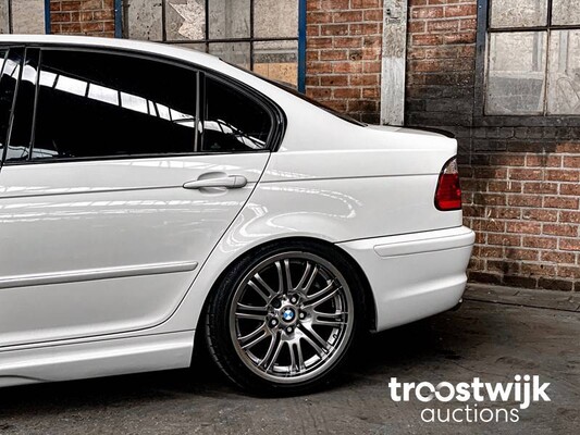 BMW 330i M-Sport Executive E46 SMG 231pk 2003 -Youngtimer-