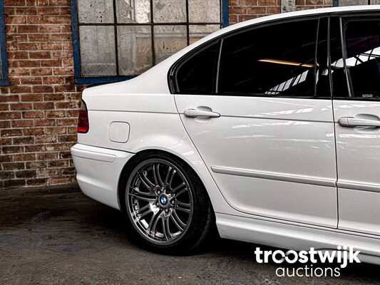 BMW 330i M-Sport Executive E46 SMG 231pk 2003 -Youngtimer-