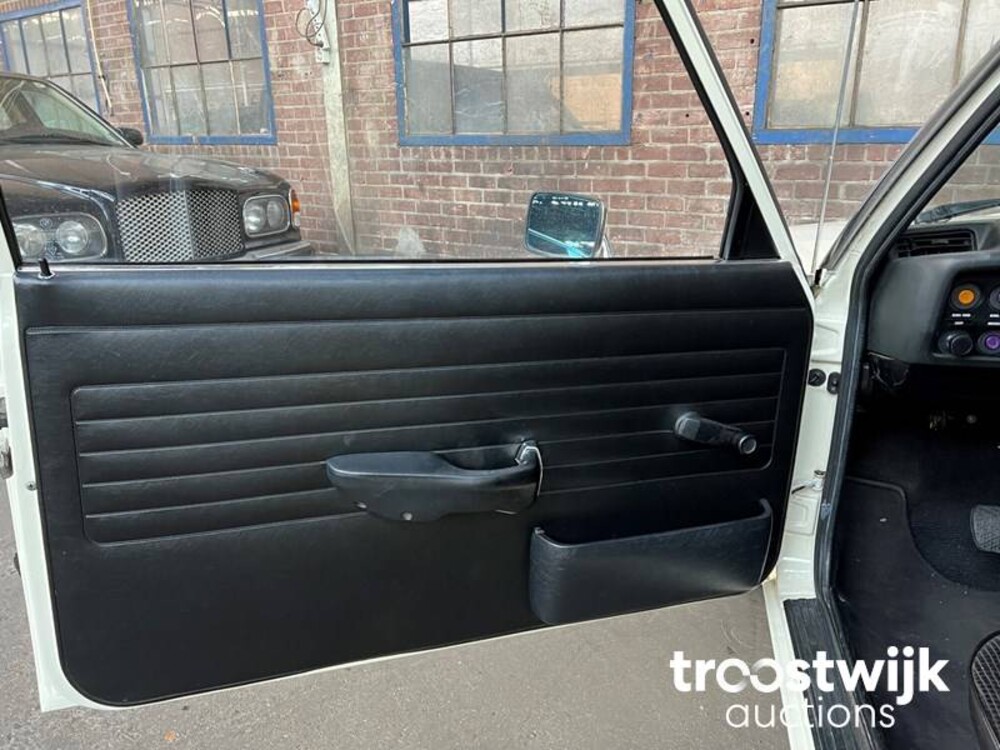 BMW 318 E21  98pk 1977, 80-YA-62