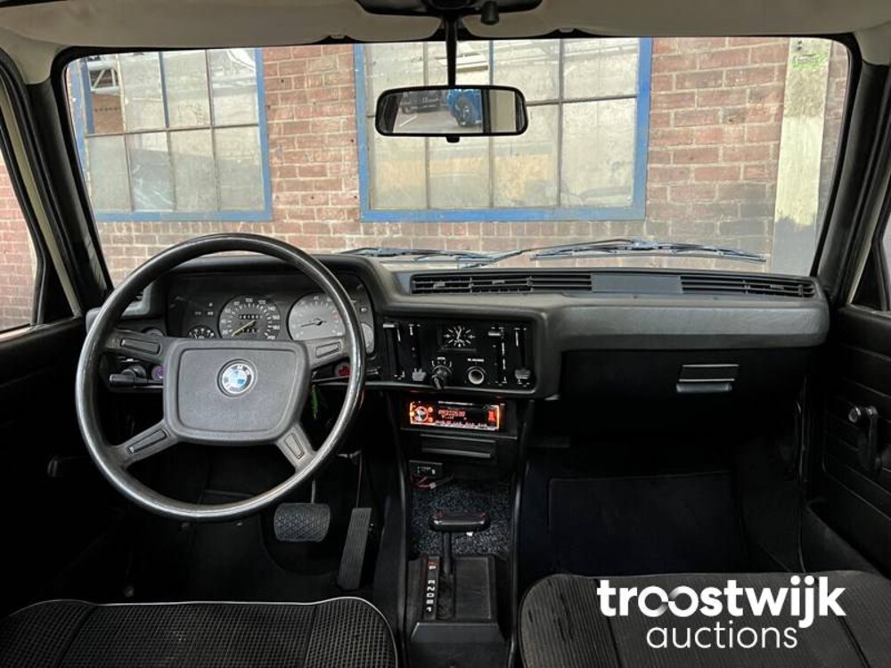 BMW 318 E21  98pk 1977, 80-YA-62