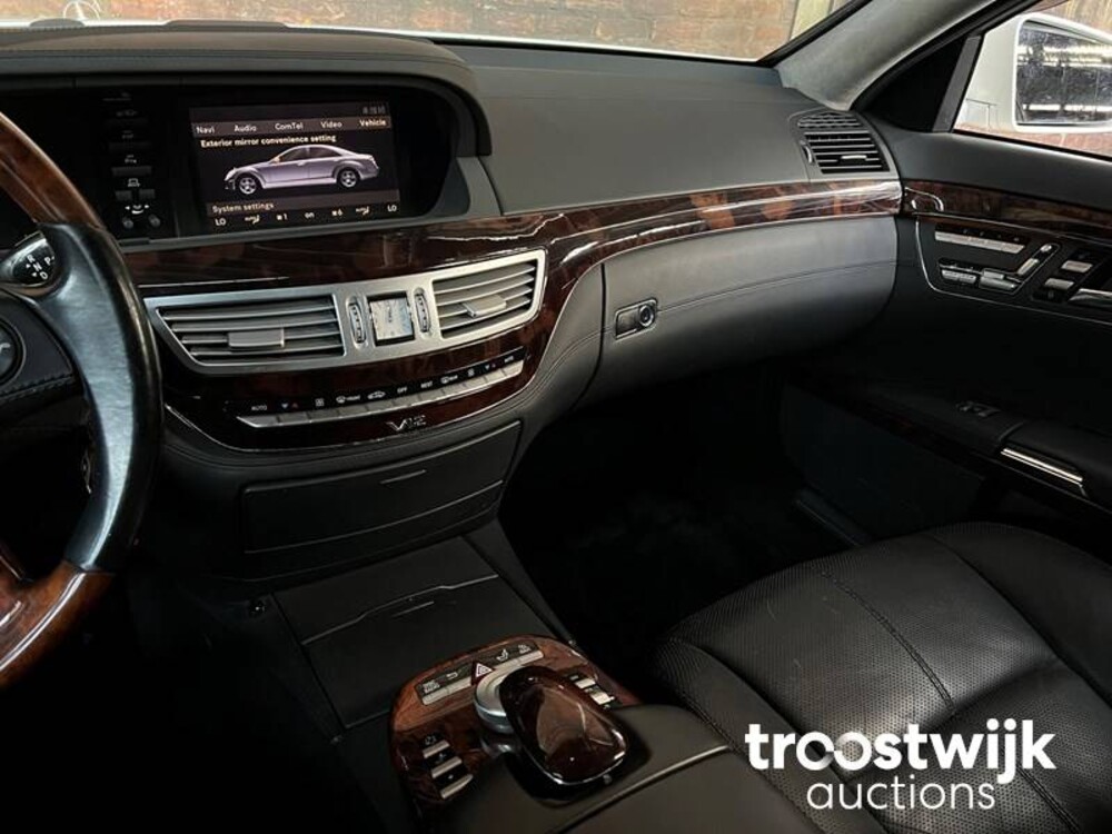 Mercedes-Benz S600 Lang 5.5 V12 517pk 2007 Night View -Youngtimer-