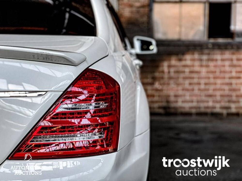 Mercedes-Benz S600 Lang 5.5 V12 517pk 2007 Night View -Youngtimer-