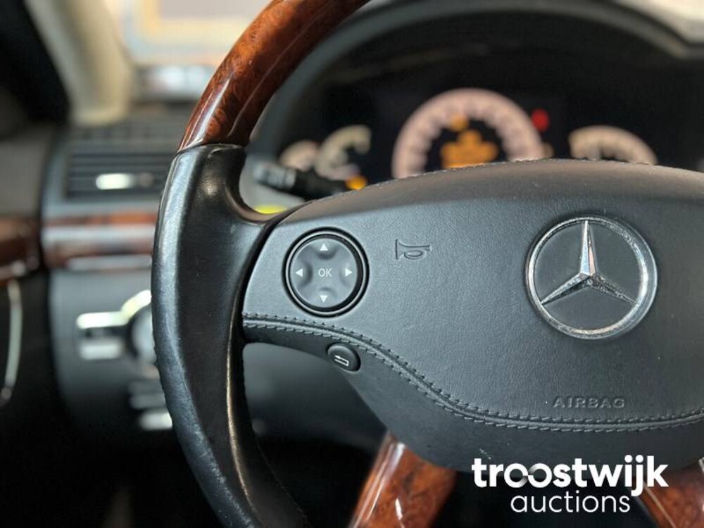 Mercedes-Benz S600 Lang 5.5 V12 517pk 2007 Night View -Youngtimer-