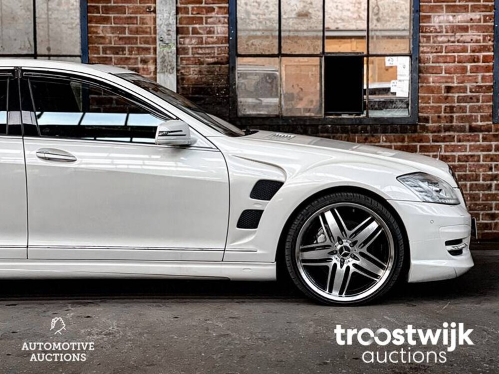Mercedes-Benz S600 Lang 5.5 V12 517pk 2007 Night View -Youngtimer-