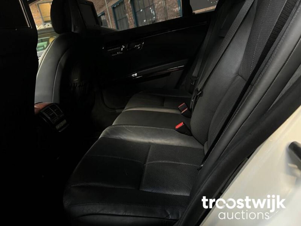 Mercedes-Benz S600 Lang 5.5 V12 517pk 2007 Night View -Youngtimer-