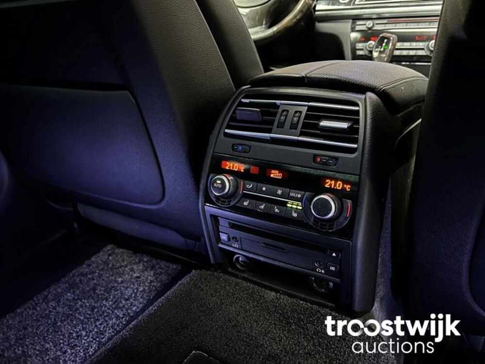 BMW 750Li  F02 4.4 7-serie 407pk 2010