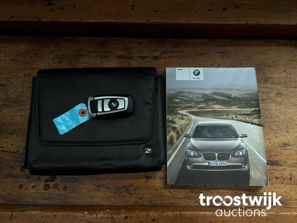 BMW 750Li  F02 4.4 7-serie 407pk 2010