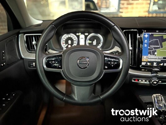 Volvo XC60 2.0 T8 TE AWD Mom. RECHARGE 303pk 2020, R-973-BX