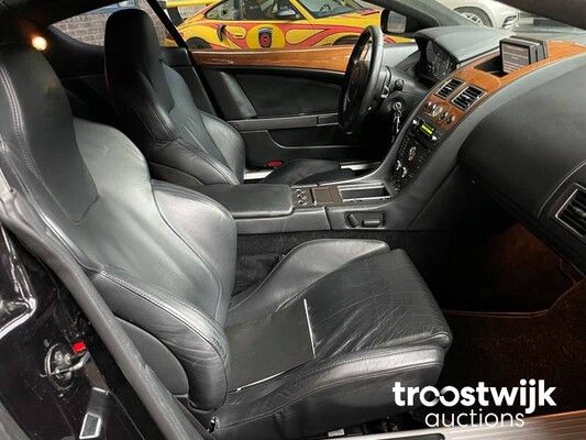 Aston Martin DB9 5.9 V12 457pk 2005 -Youngtimer-