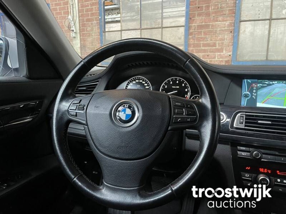 BMW ActiveHybrid 7 F04 4.4 V8 465pk 2010