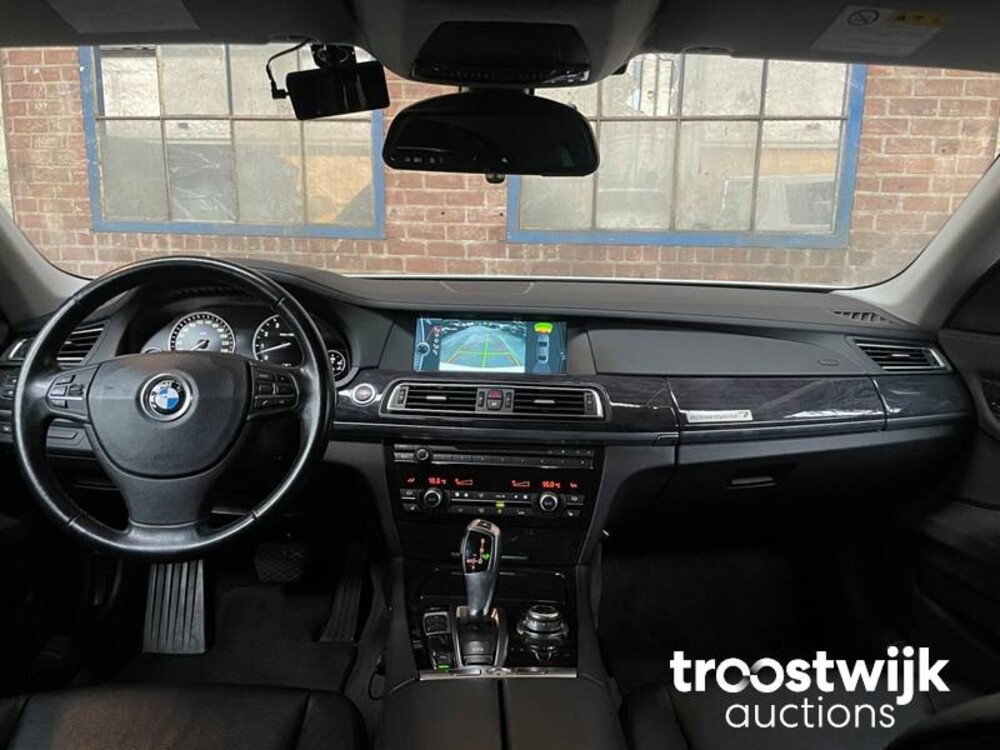 BMW ActiveHybrid 7 F04 4.4 V8 465pk 2010