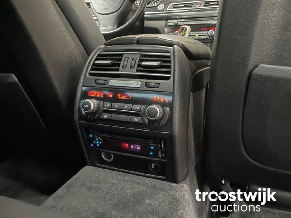 BMW ActiveHybrid 7 F04 4.4 V8 465pk 2010