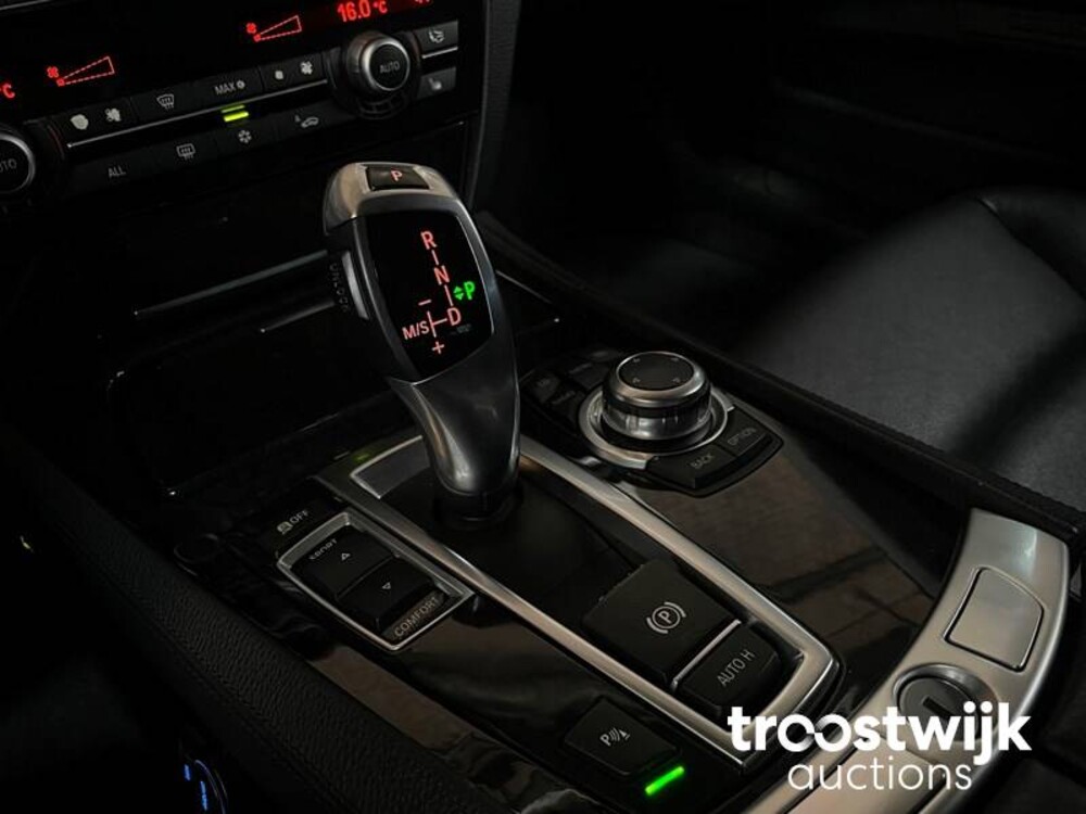 BMW ActiveHybrid 7 F04 4.4 V8 465pk 2010