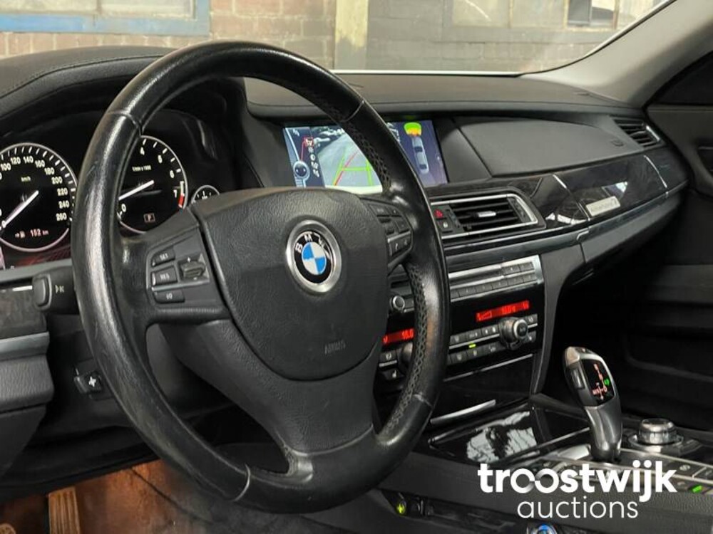 BMW ActiveHybrid 7 F04 4.4 V8 465pk 2010