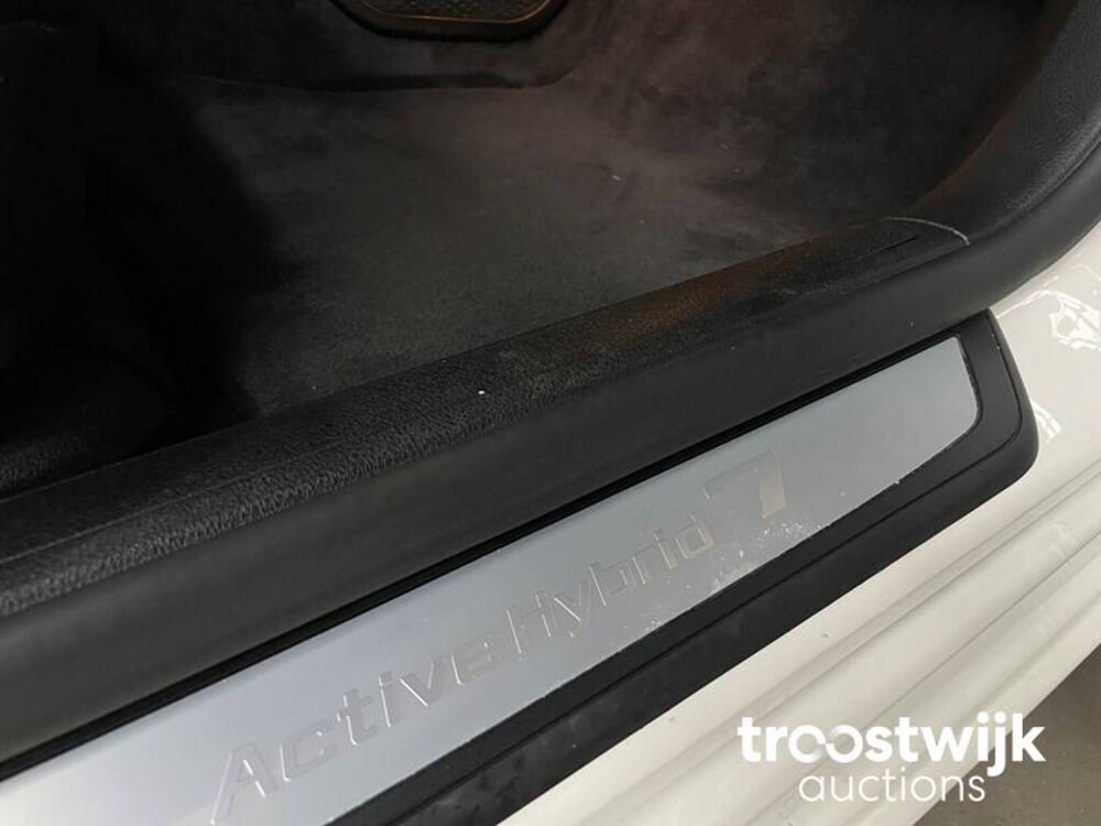BMW ActiveHybrid 7 F04 4.4 V8 465pk 2010