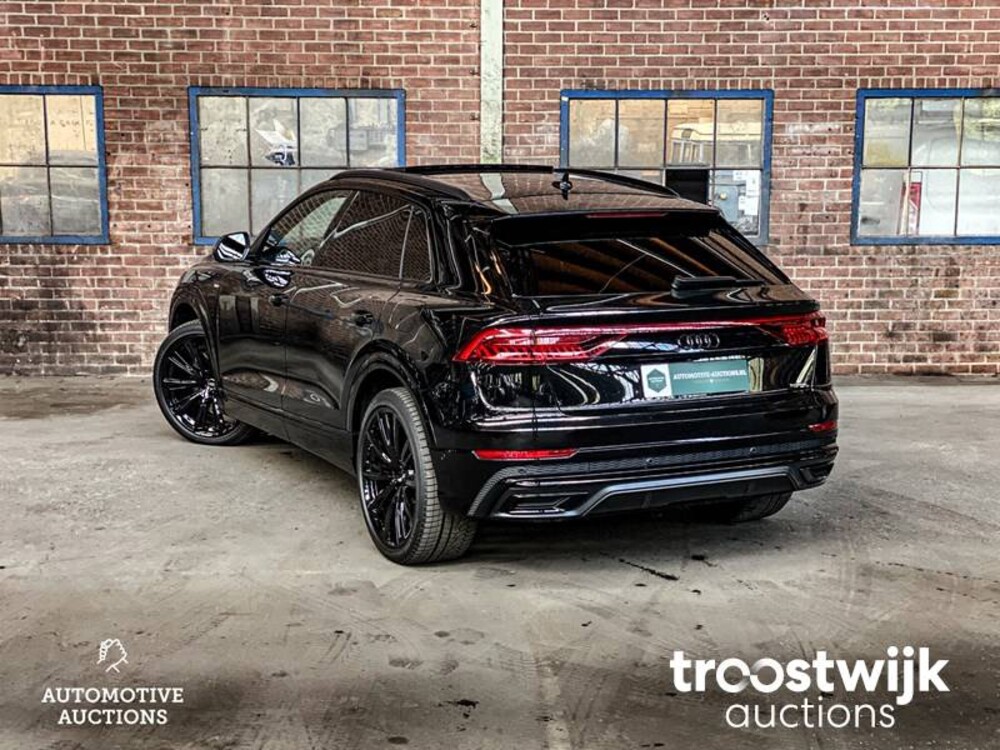Audi Q8 60 TFSIe S-Line 3.0 Quattro  467pk 2022, T-001-HD