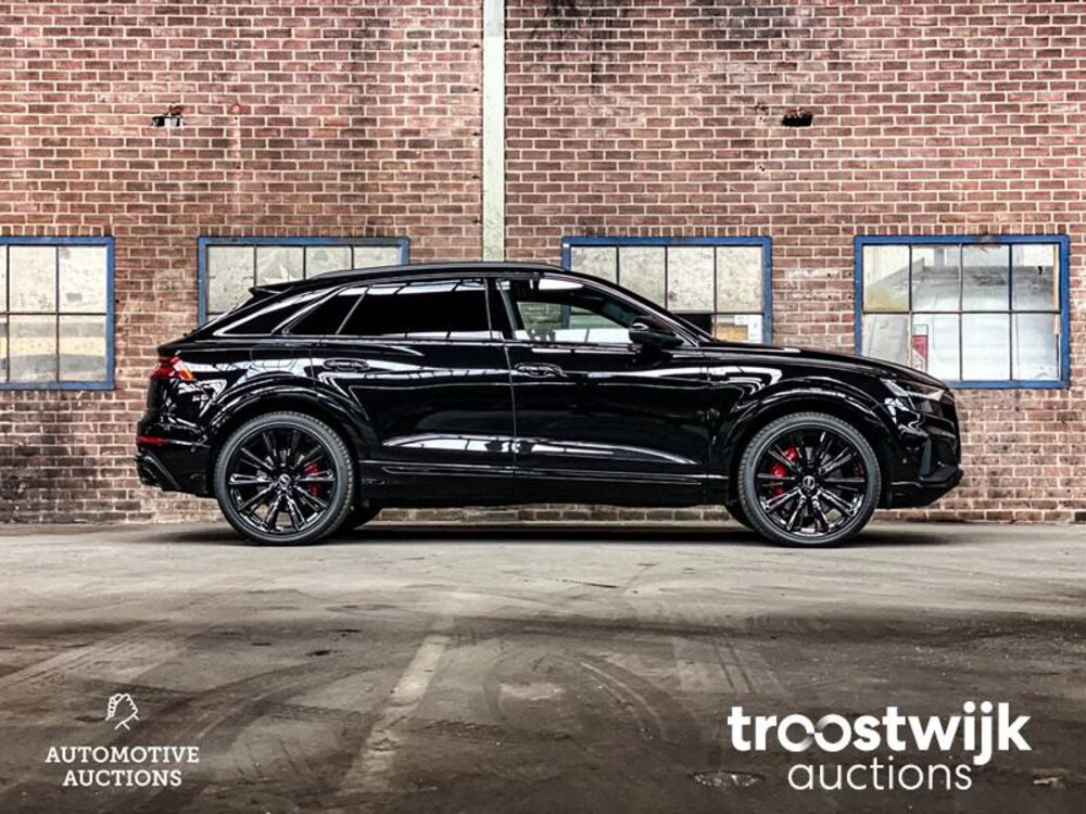 Audi Q8 60 TFSIe S-Line 3.0 Quattro  467pk 2022, T-001-HD