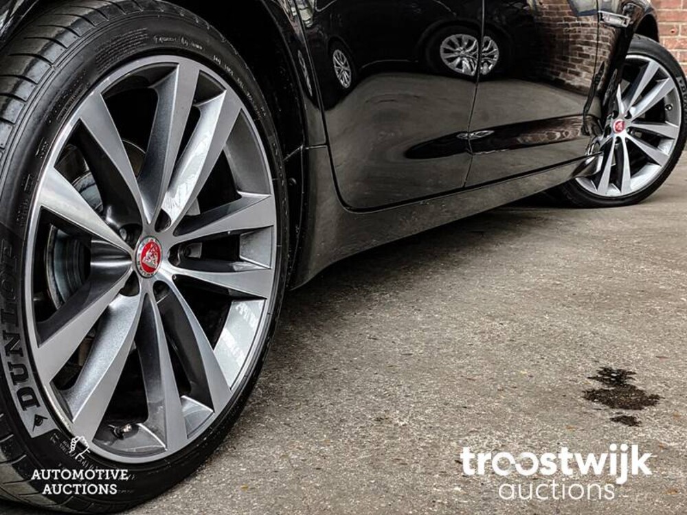 Jaguar XJ 2.0 Premium Luxury 241pk 2013 -Orig. NL-, 7-KBN-78