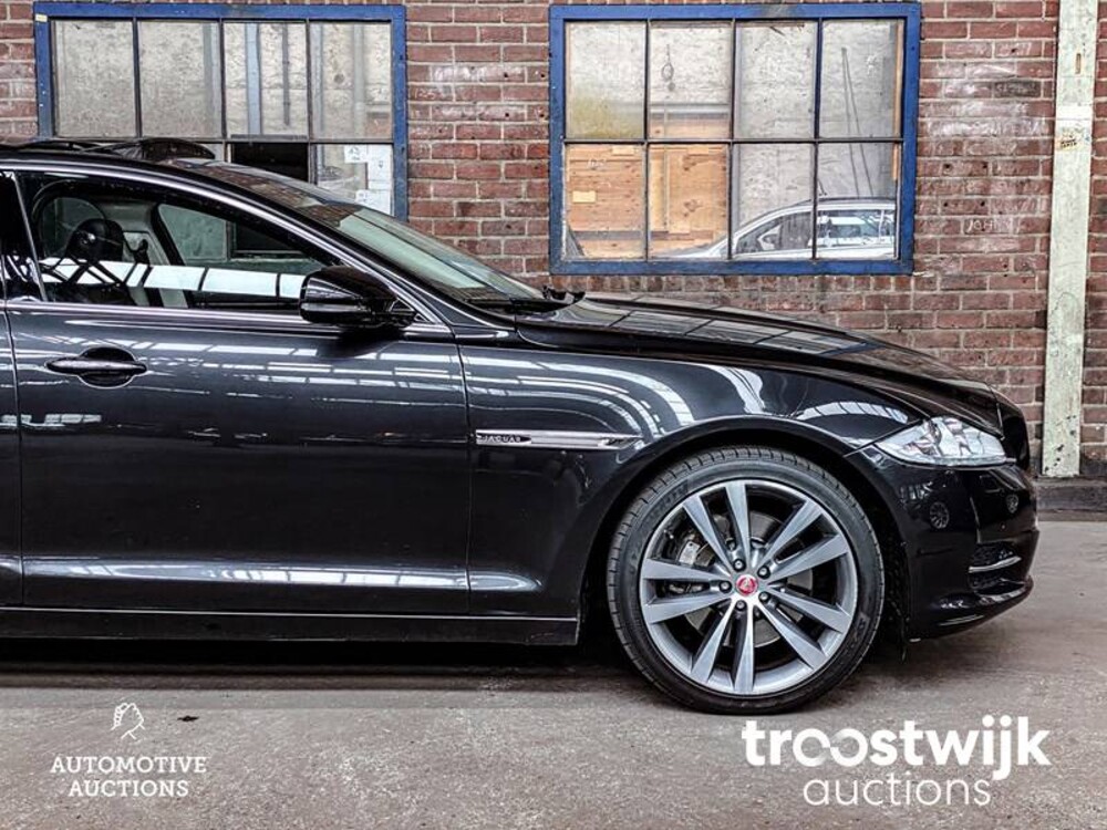 Jaguar XJ 2.0 Premium Luxury 241pk 2013 -Orig. NL-, 7-KBN-78