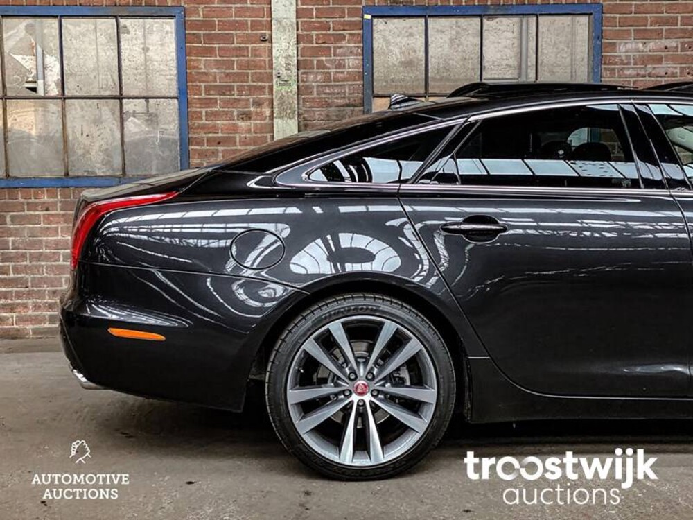 Jaguar XJ 2.0 Premium Luxury 241pk 2013 -Orig. NL-, 7-KBN-78