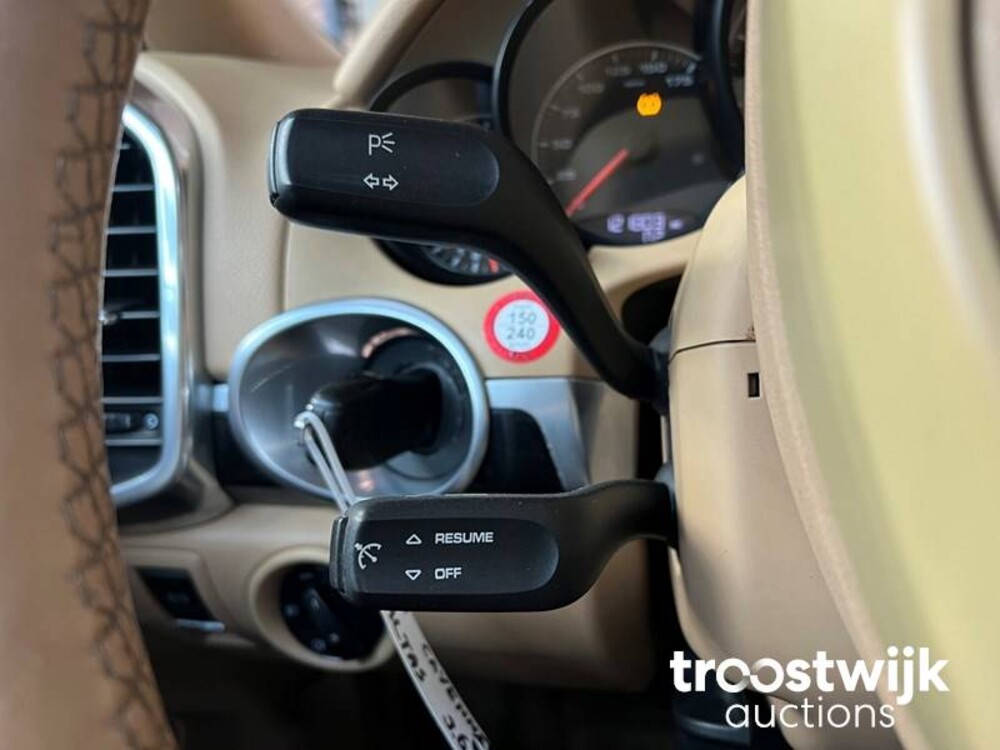 Porsche  Cayenne 3.6 V6 300pk PDK 2012