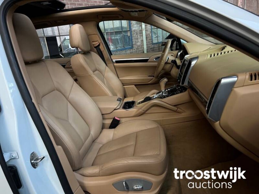 Porsche  Cayenne 3.6 V6 300pk PDK 2012