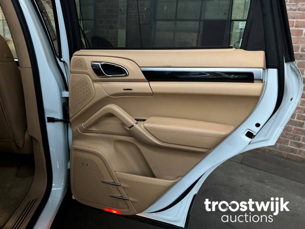 Porsche  Cayenne 3.6 V6 300pk PDK 2012